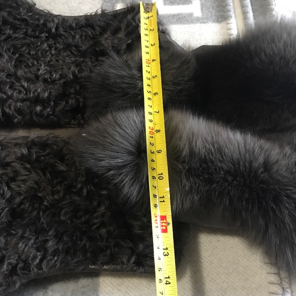 Beautiful soft Real fox fur vest - Picture 6 of 7